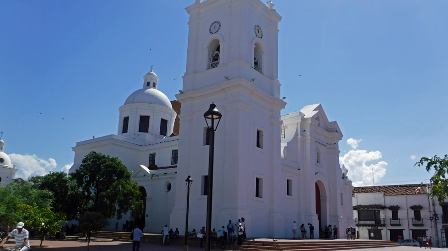 Parroquia Del Sagrario Y San Miguel, Catedral Basílica - a beautiful cathedral in the heart of Santa Marta